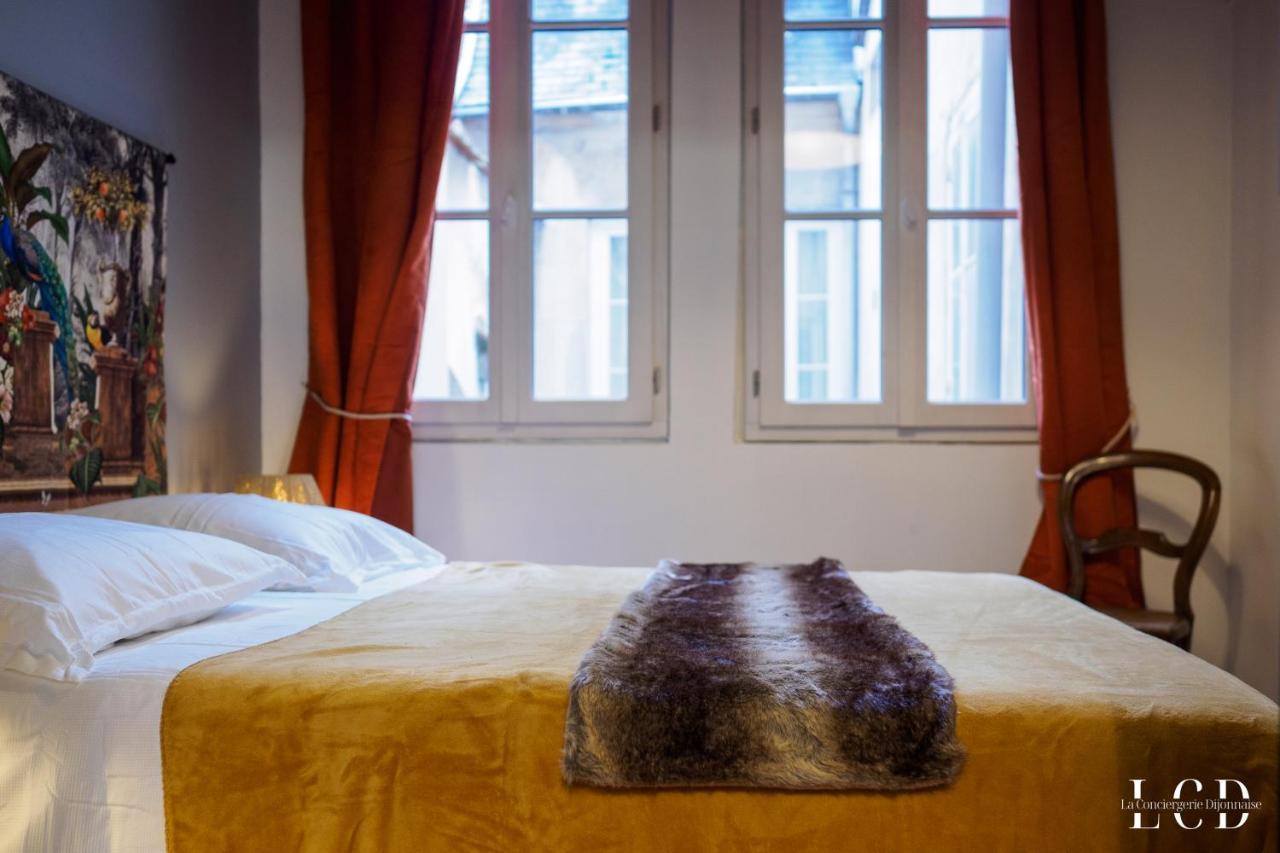 Au Roi Lion, Place Saint Michel Dijon Zewnętrze zdjęcie